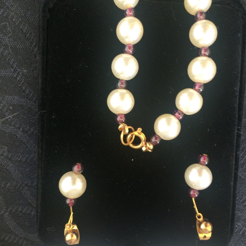Faux pearl necklace